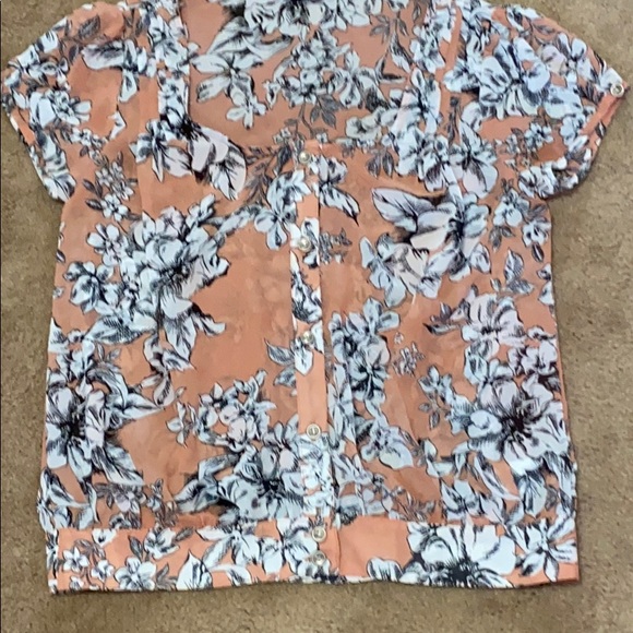 Forever 21 Floral Peach Blouse - Picture 3 of 10